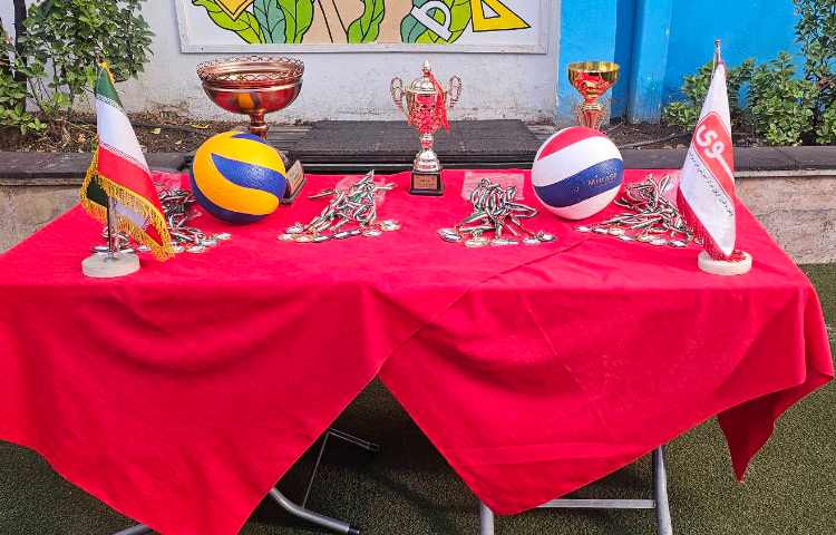 اهدای مدال ورزشی به دانش آموزان 16