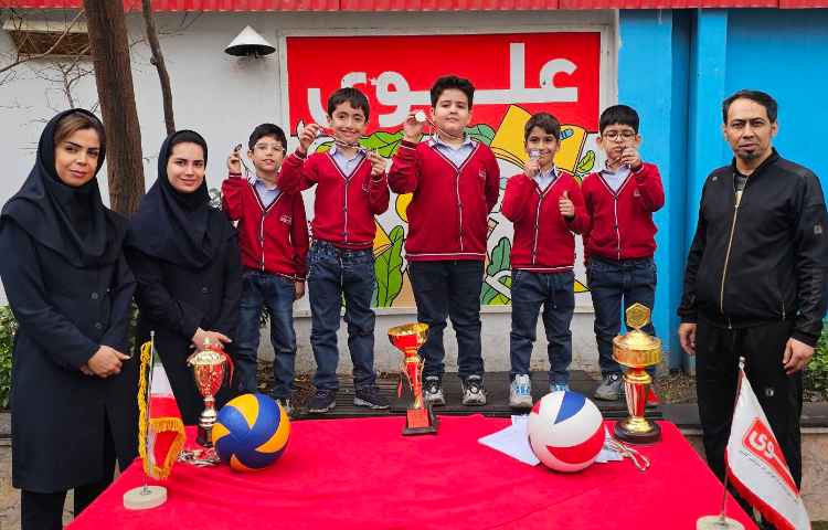اهدای مدال ورزشی به دانش آموزان 17