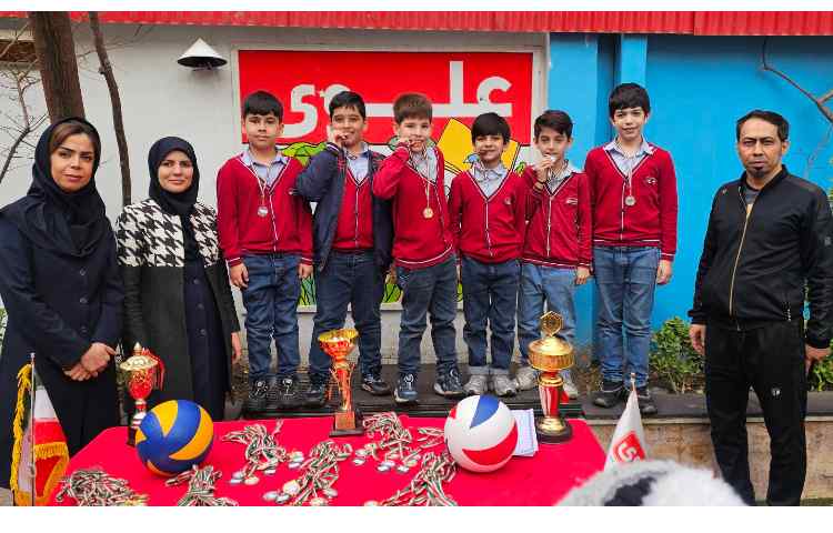 اهدای مدال ورزشی به دانش آموزان 23