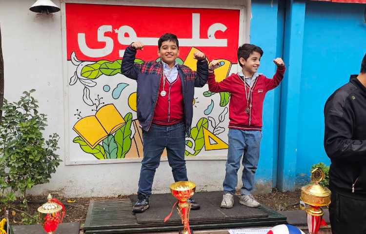 اهدای مدال ورزشی به دانش آموزان 24