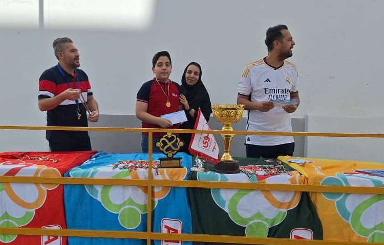 اهدای مدال و هدیه های دانش آموزان برنده مسابقات ورزشی بین شعب علوی 14