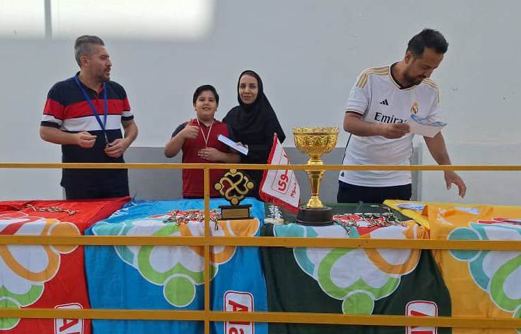 اهدای مدال و هدیه های دانش آموزان برنده مسابقات ورزشی بین شعب علوی 19