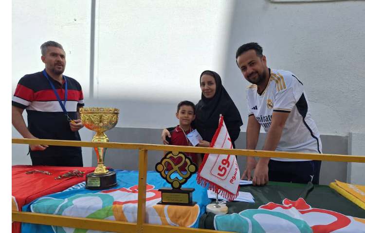 اهدای مدال و هدیه های دانش آموزان برنده مسابقات ورزشی بین شعب علوی 21