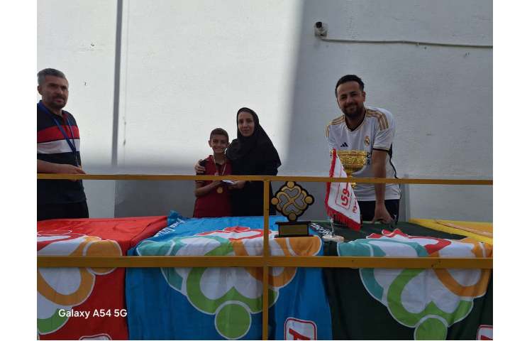 اهدای مدال و هدیه های دانش آموزان برنده مسابقات ورزشی بین شعب علوی 26