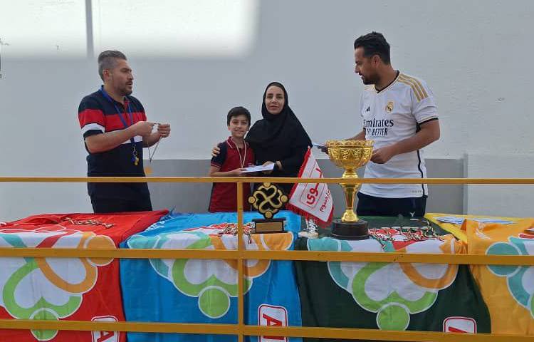 اهدای مدال و هدیه های دانش آموزان برنده مسابقات ورزشی بین شعب علوی 27