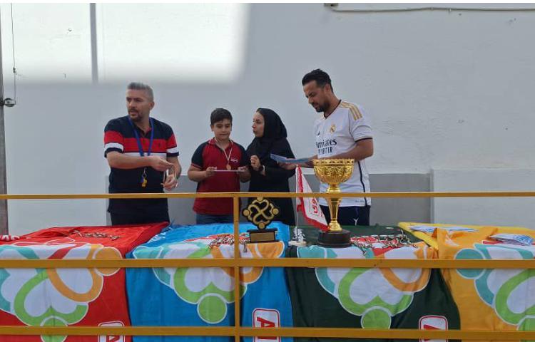 اهدای مدال و هدیه های دانش آموزان برنده مسابقات ورزشی بین شعب علوی 28