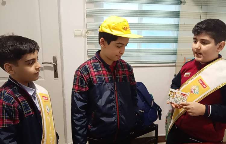 اهدای کارت امتیاز به اعضای گروه زرد 2