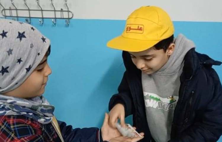 اهدای کارت امتیاز به اعضای گروه زرد 3