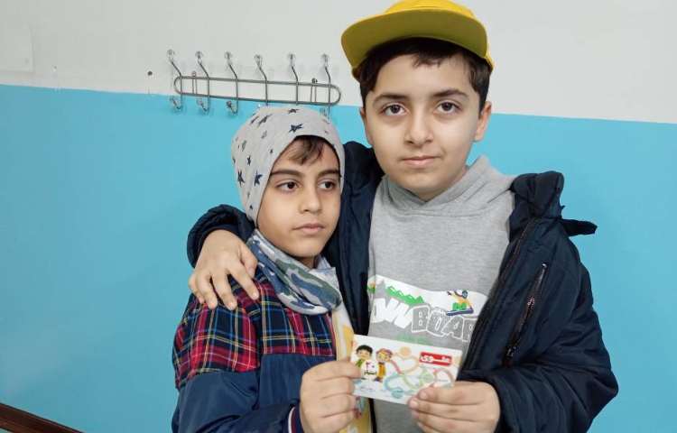 اهدای کارت امتیاز به اعضای گروه زرد