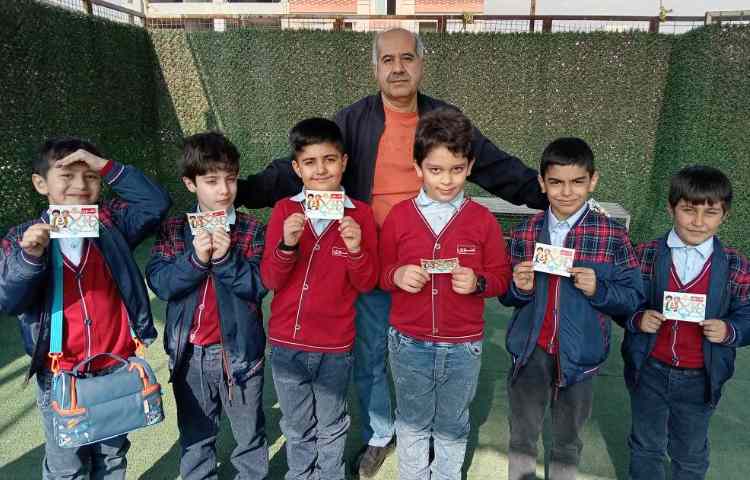 اهدای کارت امتیاز به دانش آموزان 1