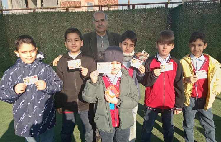 اهدای کارت امتیاز به دانش آموزان 1