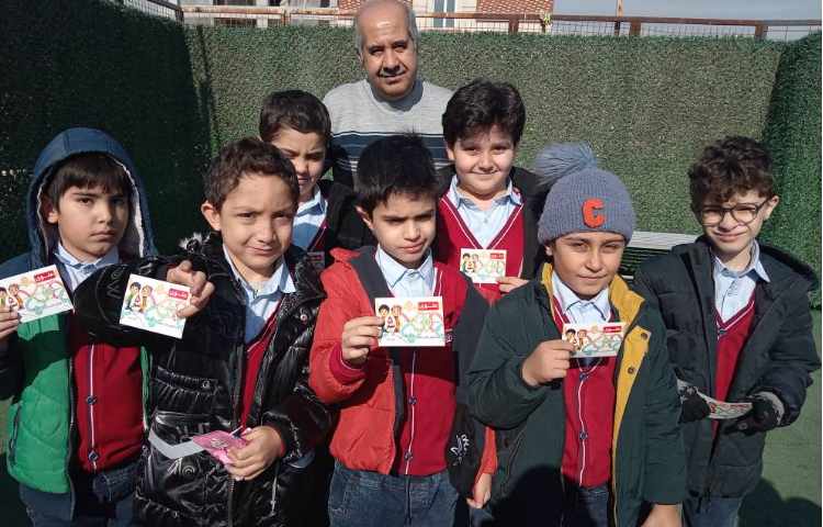 اهدای کارت امتیاز به دانش آموزان 1