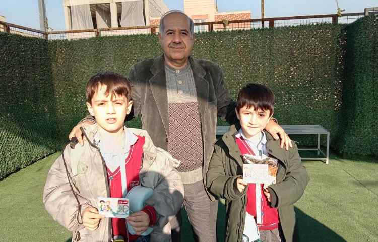 اهدای کارت امتیاز به دانش آموزان 2