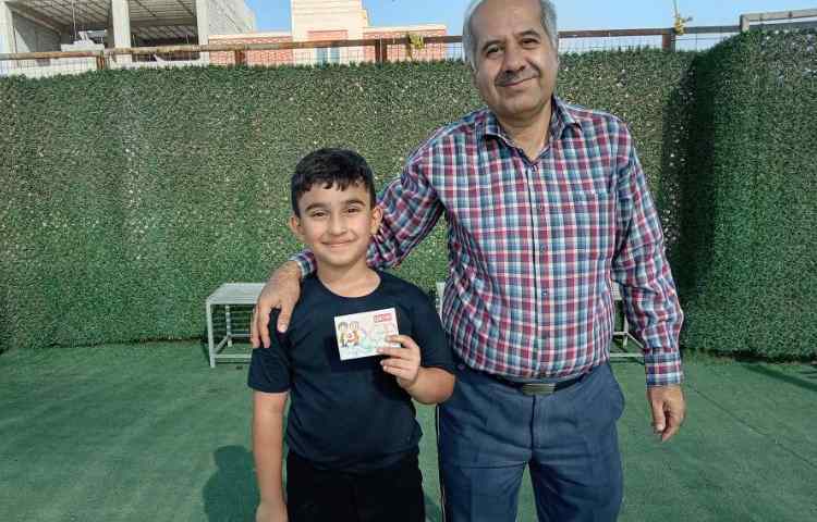 اهدای کارت امتیاز به دانش آموزان 3