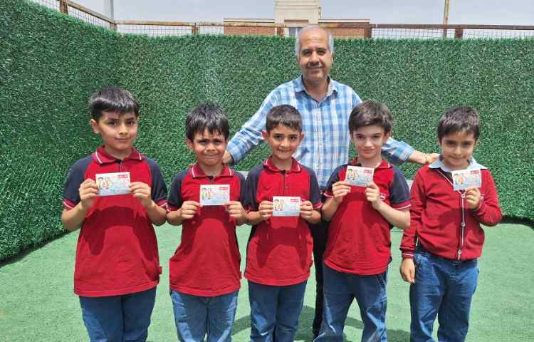 اهدای کارت امتیاز به دانش آموزان 5