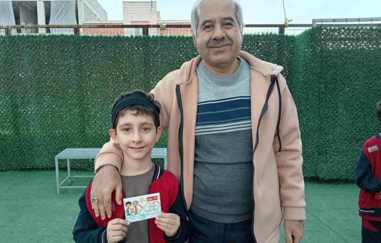 اهدای کارت امتیاز به دانش آموزان 5