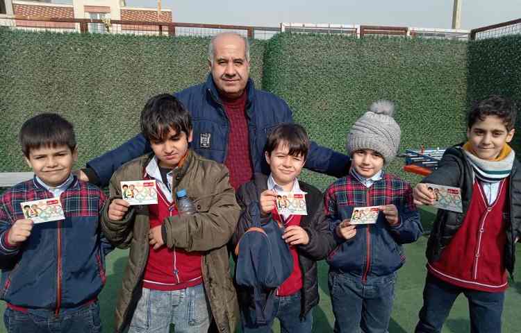 اهدای کارت امتیاز به دانش آموزان 5