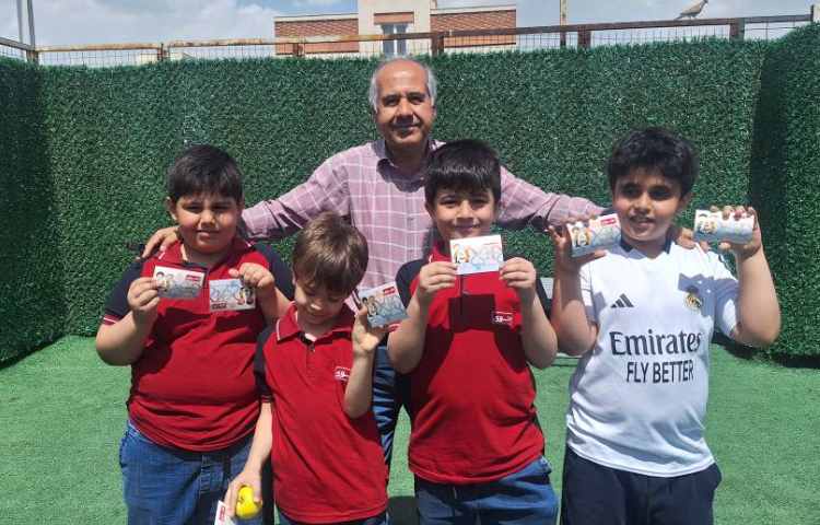 اهدای کارت امتیاز به دانش آموزان 6