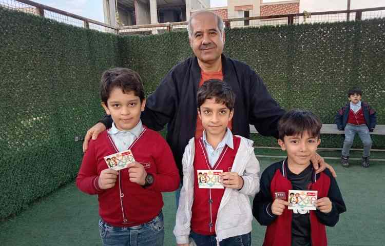 اهدای کارت امتیاز به دانش آموزان 6