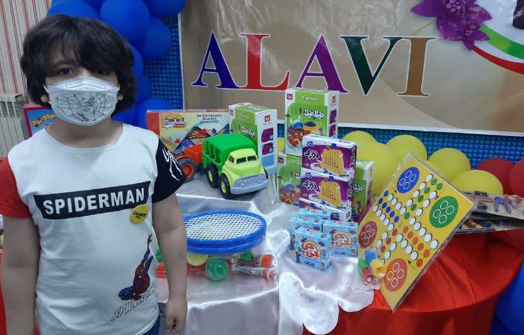 اهدای کارنامه های تحصیلی همراه با جشنواره جوایز جشن یادگیری 10