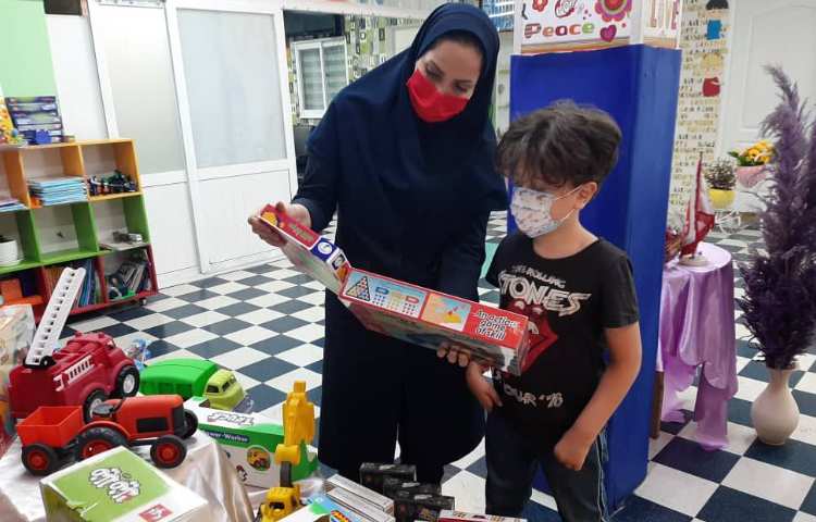 اهدای کارنامه های تحصیلی همراه با جشنواره جوایز جشن یادگیری 15