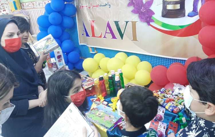 اهدای کارنامه های تحصیلی همراه با جشنواره جوایز جشن یادگیری 16