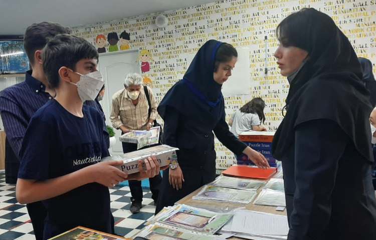 اهدای کارنامه های تحصیلی همراه با جشنواره جوایز جشن یادگیری 24