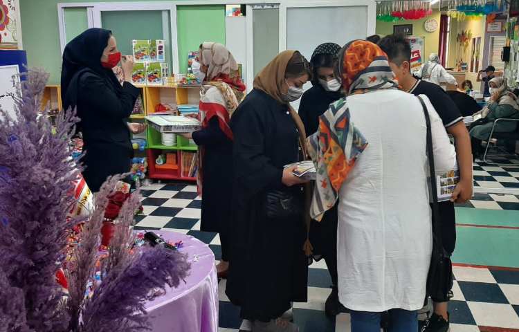 اهدای کارنامه های تحصیلی همراه با جشنواره جوایز جشن یادگیری 26