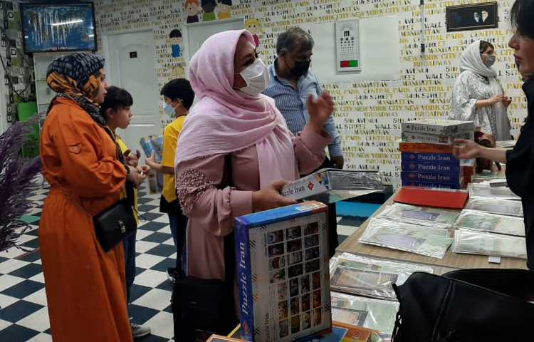 اهدای کارنامه های تحصیلی همراه با جشنواره جوایز جشن یادگیری 27