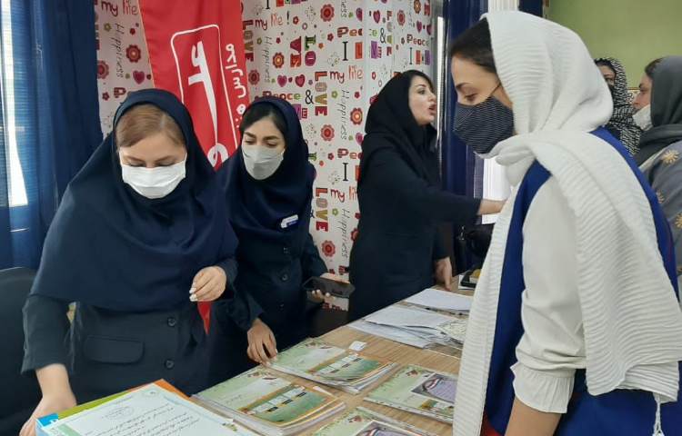 اهدای کارنامه های تحصیلی همراه با جشنواره جوایز جشن یادگیری 29