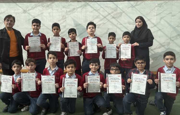 اهدای کارنامه‌ی آزمون Cambridge به دانش‌آموزان شرکت کننده 2