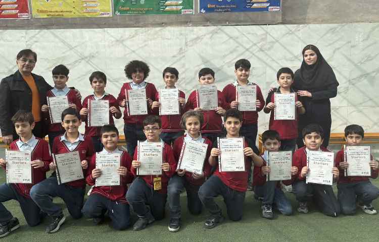 اهدای کارنامه‌ی آزمون Cambridge به دانش‌آموزان شرکت کننده 3