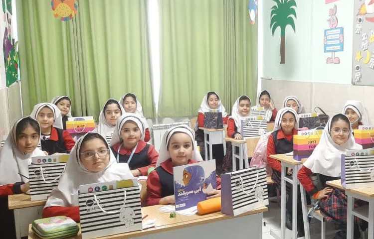 اهدای کتاب 3