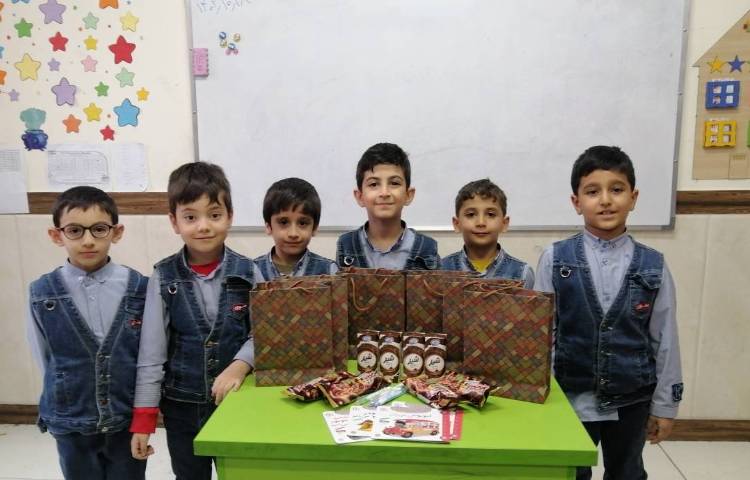 اهدای یادگاری درس "ک" توسط محمد جان 3