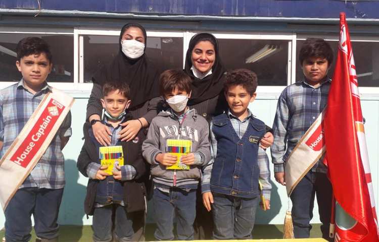 اهدا جوایز سه شنبه داغ دانش آموزان دوم تا ششم دبستان 14