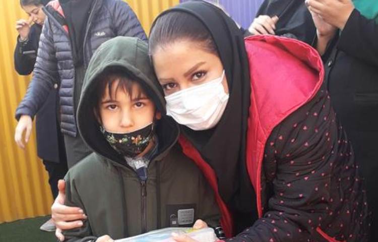 اهدا جوایز سه شنبه داغ دانش آموزان پیش و اول 1