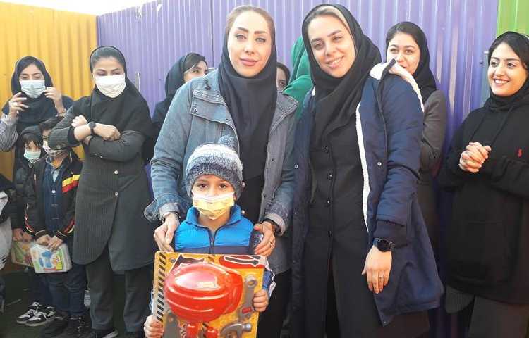 اهدا جوایز سه شنبه داغ دانش آموزان پیش و اول 5