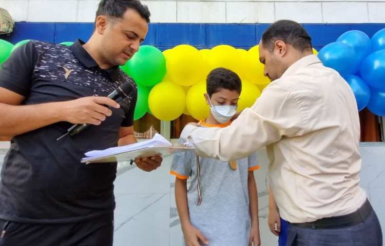 اهدا جوایز مسابقات فرهنگی و هنری بین شعب دبستان های دخترانه و پسرانه علوی 6