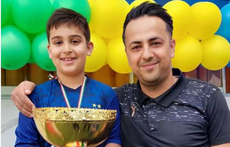 اهدا جوایز مسابقات فرهنگی و هنری بین شعب دبستان های دخترانه و پسرانه علوی 8