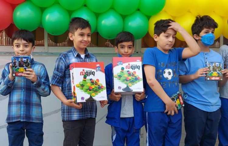 اهدا جوایز مسابقات فرهنگی و هنری بین شعب دبستان های دخترانه و پسرانه علوی 16