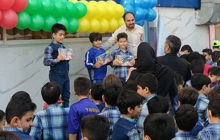 اهدا جوایز مسابقات فرهنگی و هنری بین شعب دبستان های دخترانه و پسرانه علوی 19