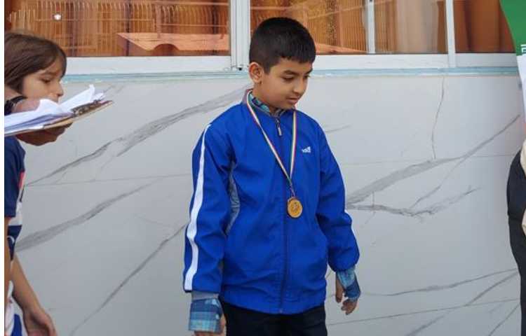 اهدا جوایز مسابقات فرهنگی و هنری بین شعب دبستان های دخترانه و پسرانه علوی 20