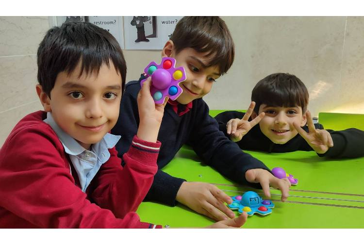 اهدا جوایز مسابقه کتابخوانی 3