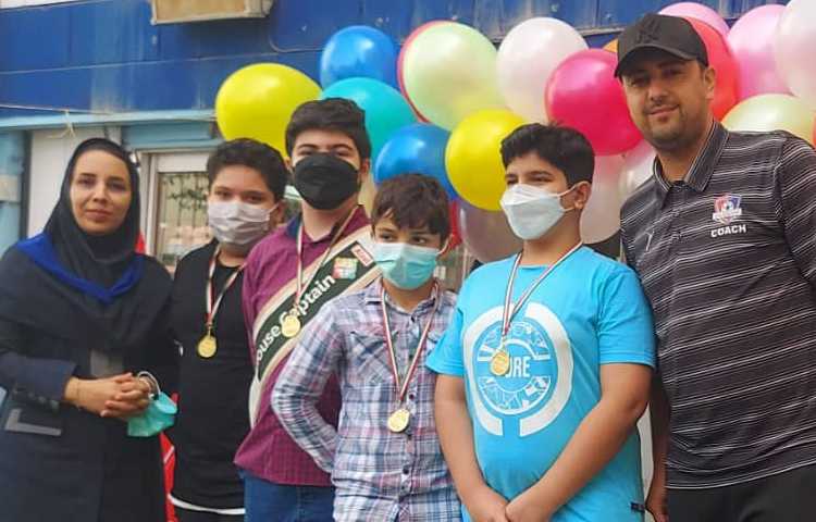 اهدا جوایز نفرات برتر مسابقات ورزشی بین شعب دبستان های علوی 15