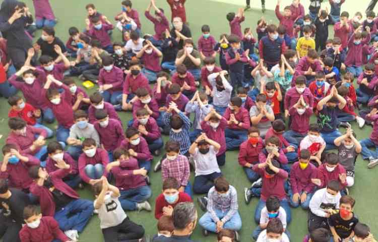 اهدا جوایز نفرات برتر مسابقات ورزشی بین شعب دبستان های علوی 5