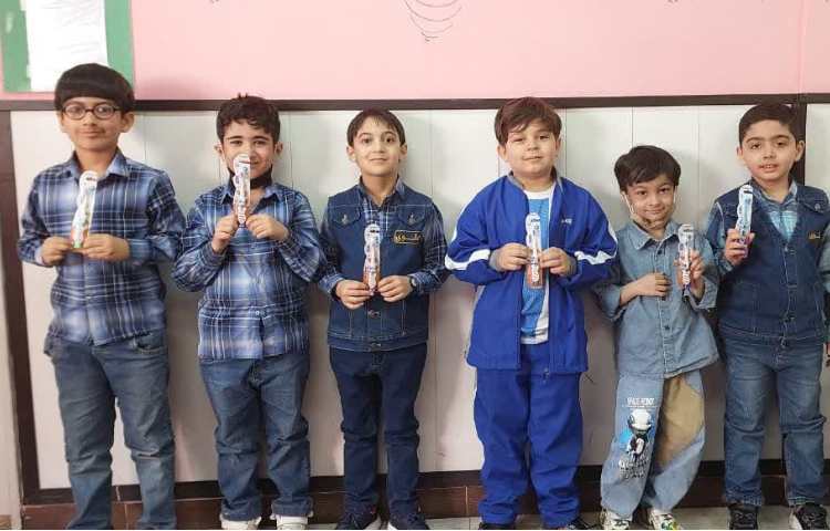 اهدا جوایز نفرات برتر مسابقه روز بهداشت دبستان علوی 4