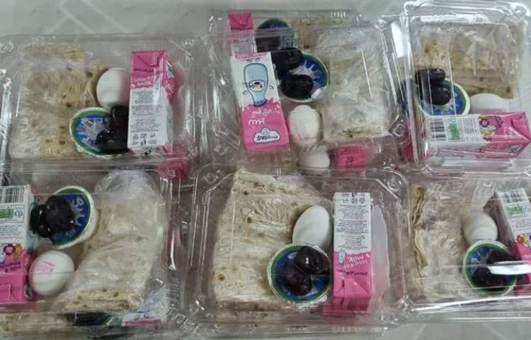 اهدا نذری (افطاری) بمناسبت شب های قدر به بیمارستان فیروزگر 4