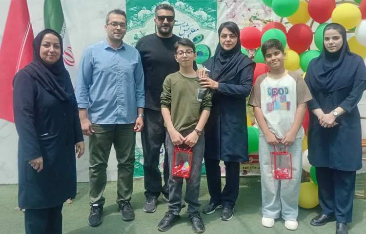 اهدا هدایا نوروزی دانش آموزان 7