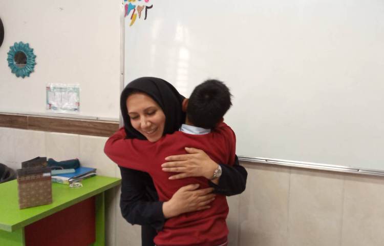 اهدا گیفت نوروزی به دانش آموزان 4