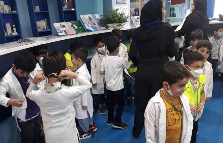 :اولین اردوی پایگاه تابستانی،دکتر لند،شادی و هیجان با پسران توانمند پیش دبستانی 32